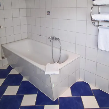 Stadt Coblenz מלון Fachbach